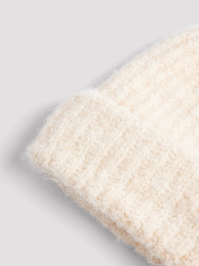 NA-KD Beanie in Cream, Item view