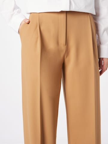 regular Pantaloni con pieghe 'PAOLA' di Samsøe Samsøe in beige