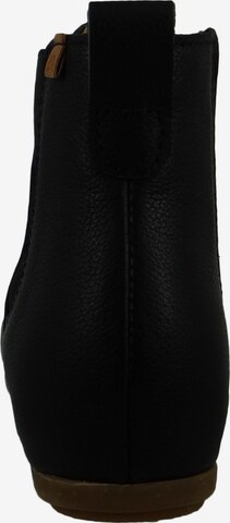 EL NATURALISTA Chelsea Boots in Black