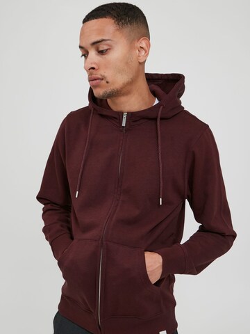 Veste de survêtement 'Morgan' !Solid en rouge : devant
