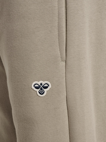 Hummel Tapered Broek in Bruin