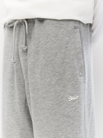 Loosefit Pantaloni 'STWD' di Pull&Bear in grigio