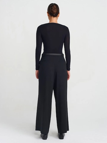 Dilvin Wide leg Pants in Black