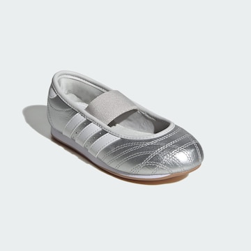 ADIDAS ORIGINALS Sneakerina 'Taekwondo' in Silber