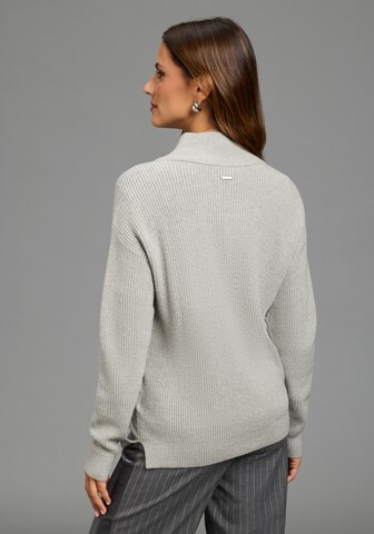 LAURA SCOTT Pullover in Grau