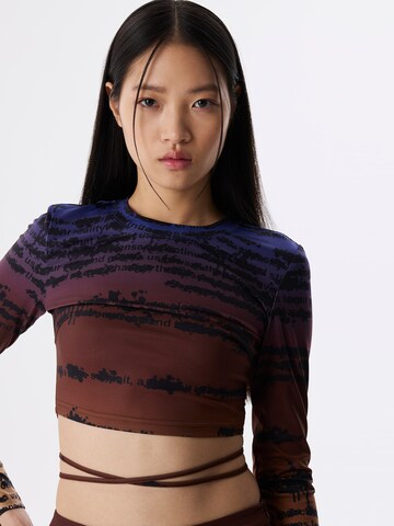 Twist Shirt in Bruin