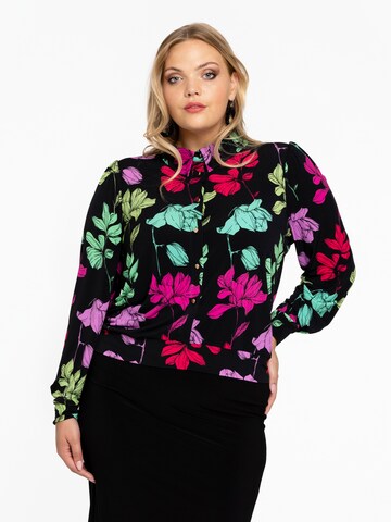 Yoek Blouse in Zwart: voorkant