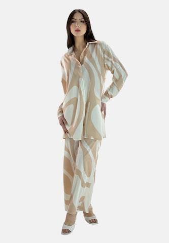 Tenue d'intérieur Elara en beige : devant