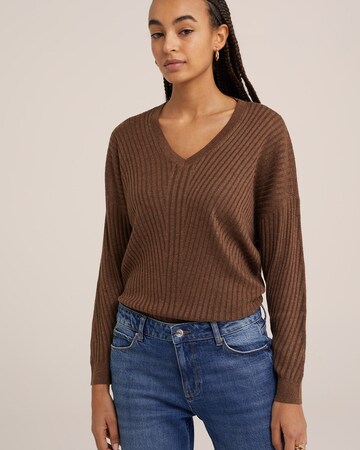 WE Fashion Sweater in Brown