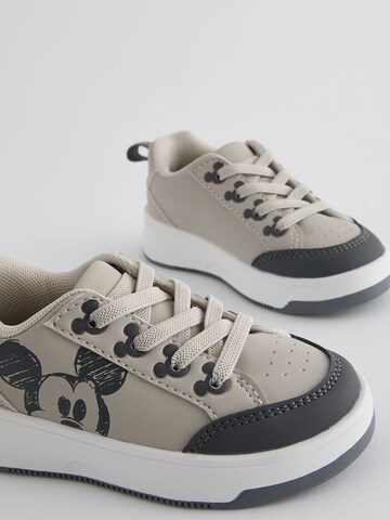 Sneaker di Next in grigio