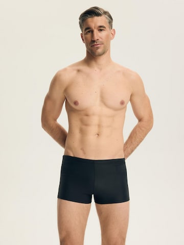 Henderson Badeshorts 'Task'‌‌‌‌‌ in Schwarz: Vorderseite