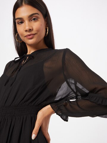 Rochie 'Levinia Dress' de la ABOUT YOU pe negru