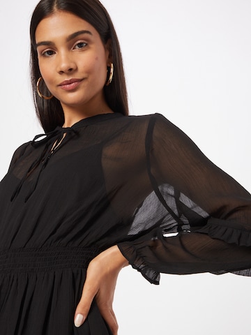 Robe 'Levinia Dress' ABOUT YOU en noir