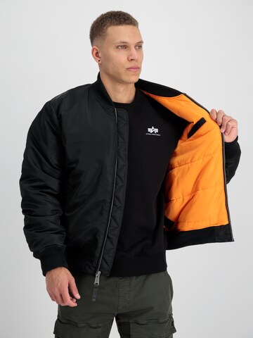 ALPHA INDUSTRIES Übergangsjacke in Schwarz