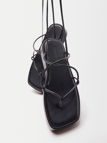 Tongs Bershka en noir