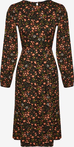 Rochie de la Trendyol pe negru: față