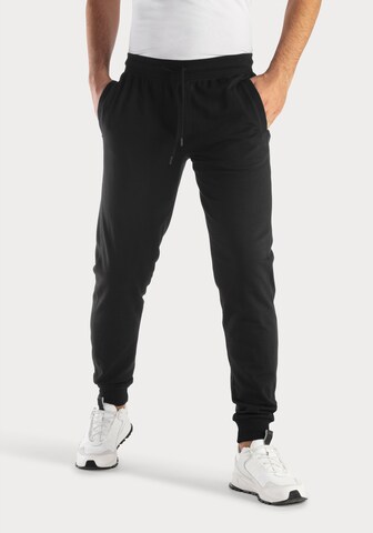 s.Oliver Tapered Hose in Schwarz: Vorderseite