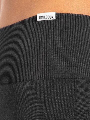 Smilodox Slimfit Leggings 'Yune' in Zwart