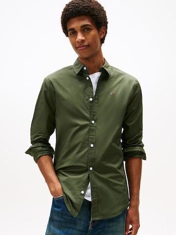 Slim fit Cămașă de la Tommy Jeans pe verde: față