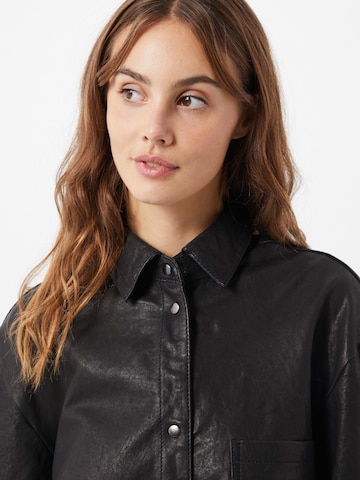 BE EDGY - Blusa 'Daniella' en negro