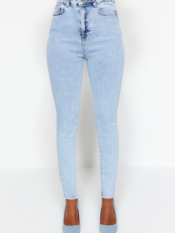 Trendyol Regular Jeans in Blau