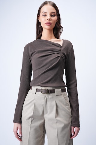 Trend Alaçatı Stili - Camiseta en marrón: frente