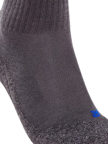 FALKE Athletic Socks 'TK2 Explore Cool Short' in Grey