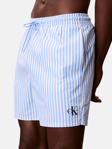 Shorts de bain 'CALVIN KLEIN MEDIUM DRAWSTRING Costumi da bagno' Calvin Klein en bleu