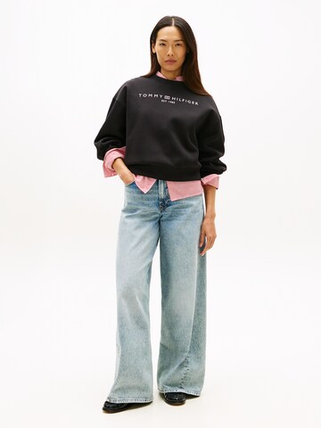 TOMMY HILFIGER Sweatshirt i svart