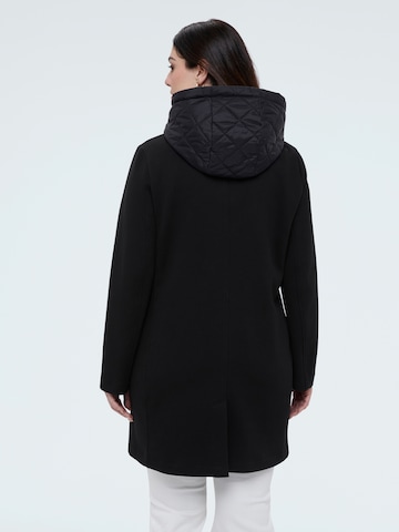 Cappotto invernale di Fiorella Rubino in nero