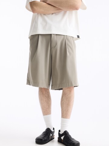 Pull&Bear Voľný strih Plisované nohavice - Sivá: predná strana
