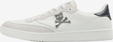 Scalpers Matalavartiset tennarit 'Ford' värissä valkoinen: etupuoli