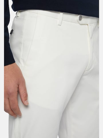 Coupe slim Pantalon chino 'Panama' Boggi Milano en blanc