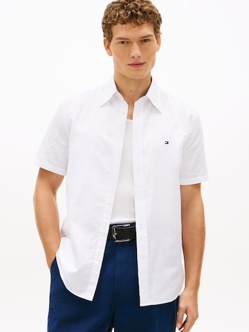 TOMMY HILFIGER Regular fit Ing - fehér: elől