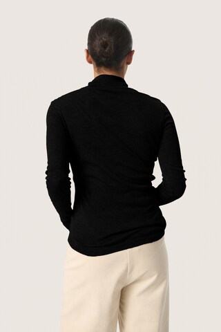 SOAKED IN LUXURY Shirt in Schwarz