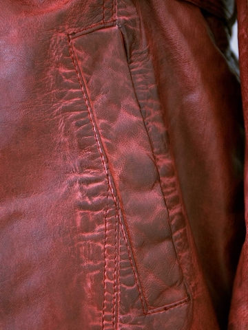 MADDOX - Chaqueta de entretiempo 'Borneo' en rojo