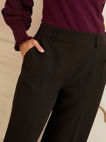 love & roses - regular Pantalón de pinzas en negro