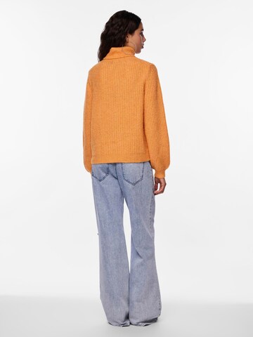 PIECES - Pullover 'FENJA' em laranja