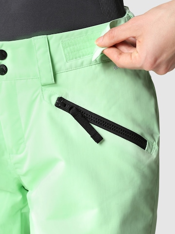 Regular Pantalon outdoor THE NORTH FACE en vert