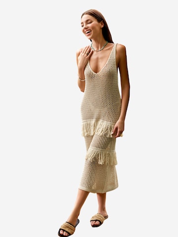 Cupshe Beach Dress in Beige: front