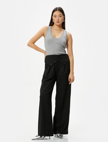 Koton Wide leg Pleat-front trousers in Black