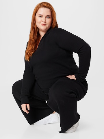 Calvin Klein Curve Sweater in Black