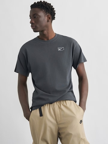 Nike Sportswear Футболка в Серый