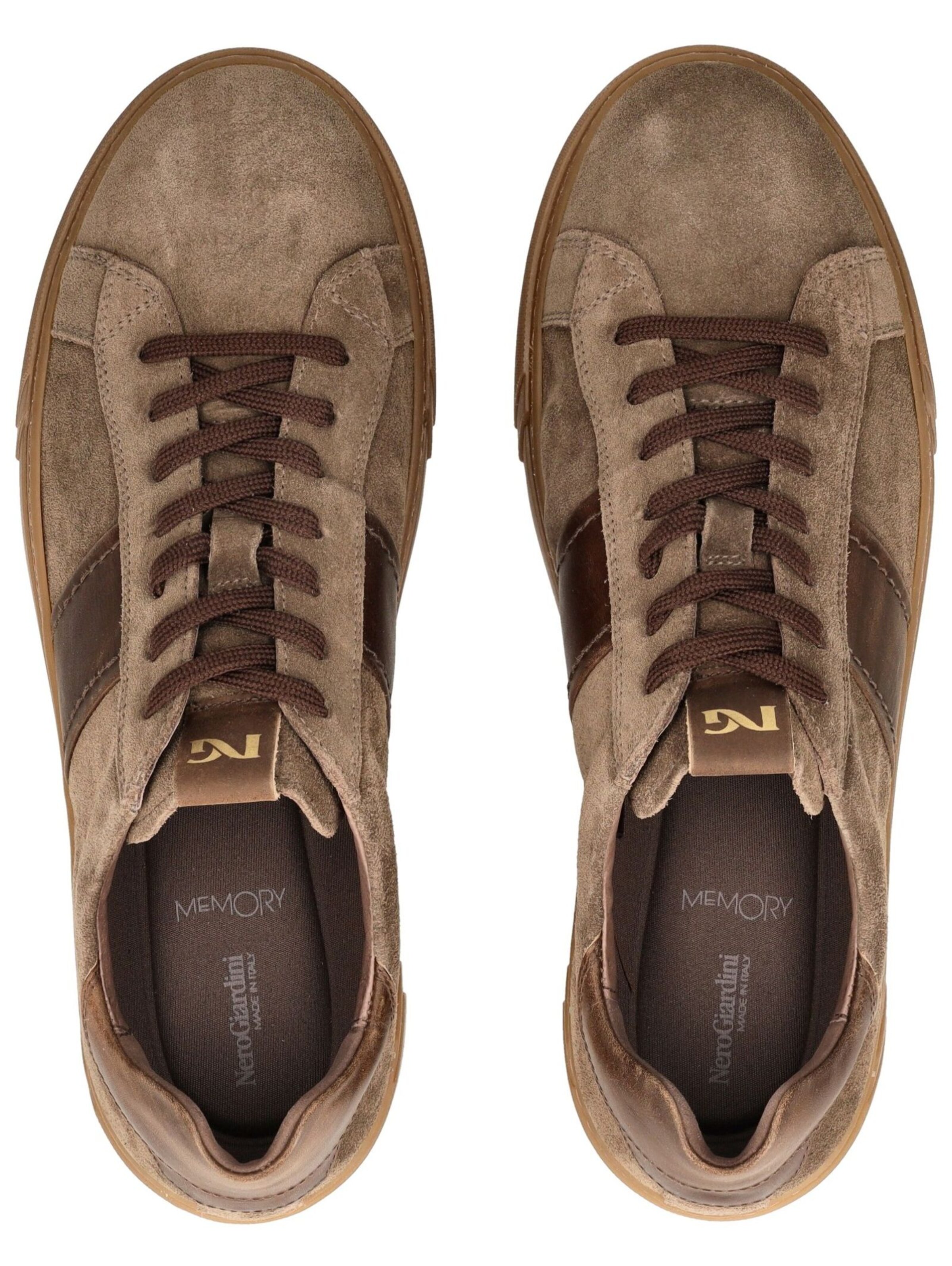 Baskets basses Nero Giardini en marron