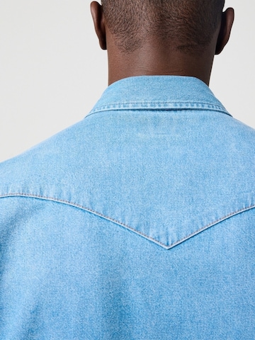 Regular fit Camicia 'WRANGLER WESTERN SHIRT MID LIGHT WASH 112362744' di WRANGLER in blu