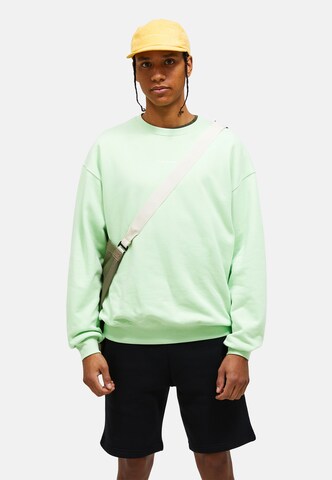 PEAK PERFORMANCE Sweatshirtpullover in Grün: Vorderseite
