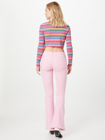 Edikted Flared Jeans in Pink