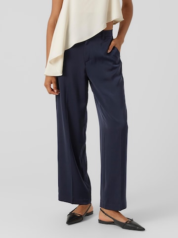 VERO MODA Loose fit Pleated Pants 'AYOEMINTE' in Blue: front