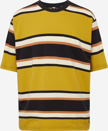Levi's Skateboarding Shirt in Yellow: front