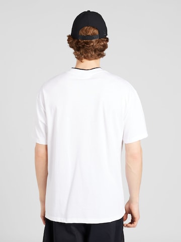 Nike Sportswear - Camiseta 'AIR' en blanco